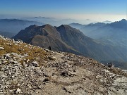 81 Camminiamo con prudenza anche sulla pura roccia